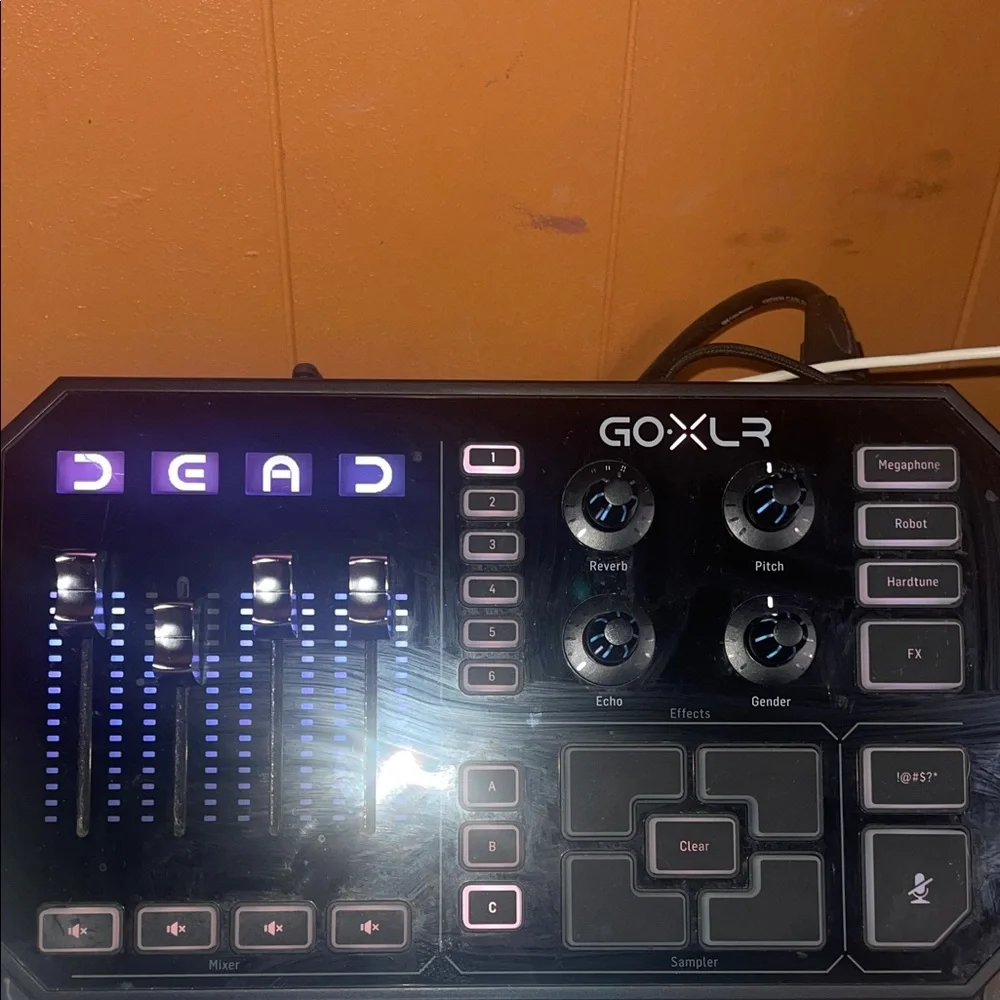 GOXLR Audio Mixer with LED Display